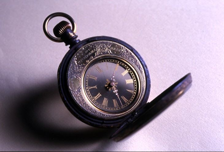 イギリス製懐中時計（別名透明時計、当館所蔵）